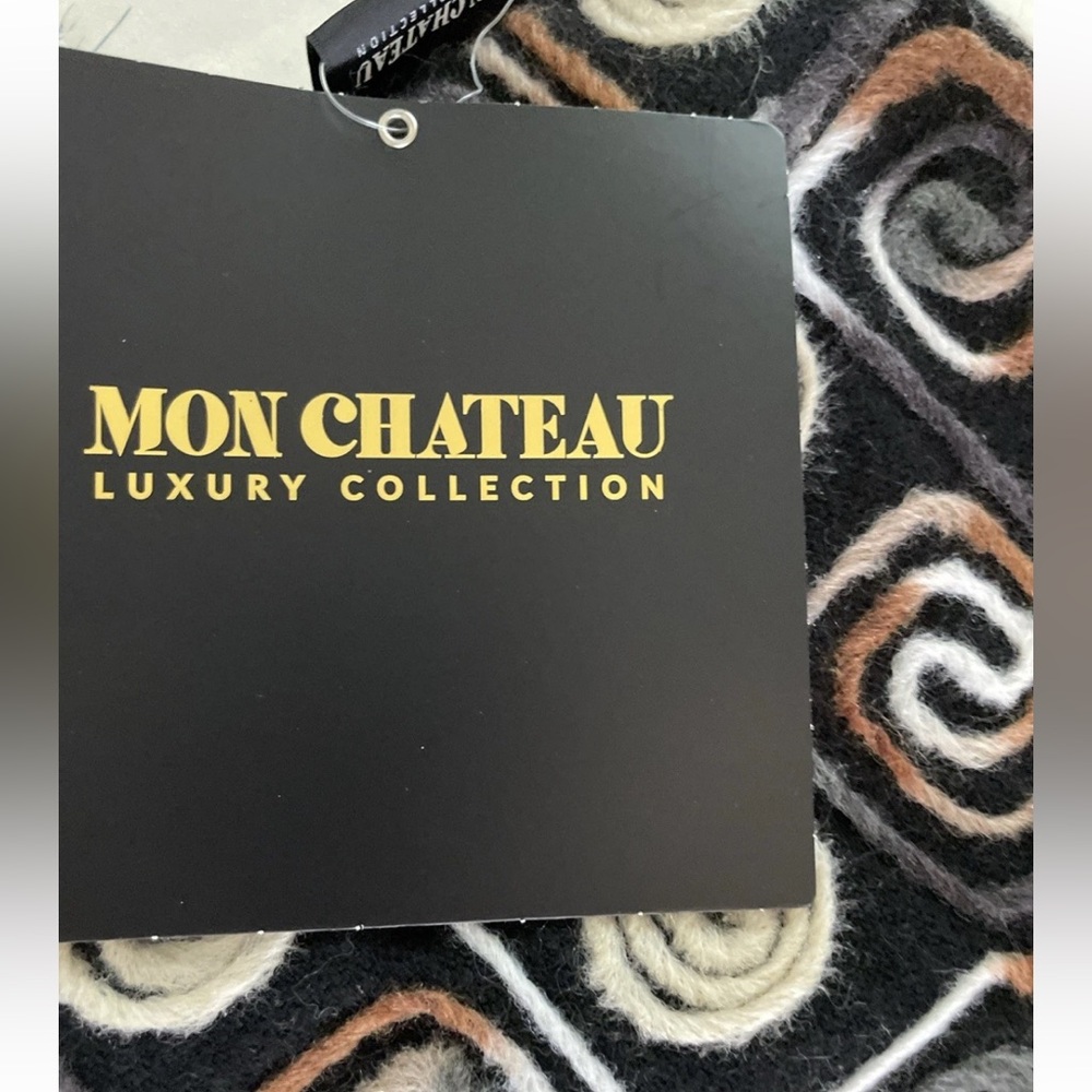 Mon Château Luxury Collection Embroidery Pillow Cover Design New